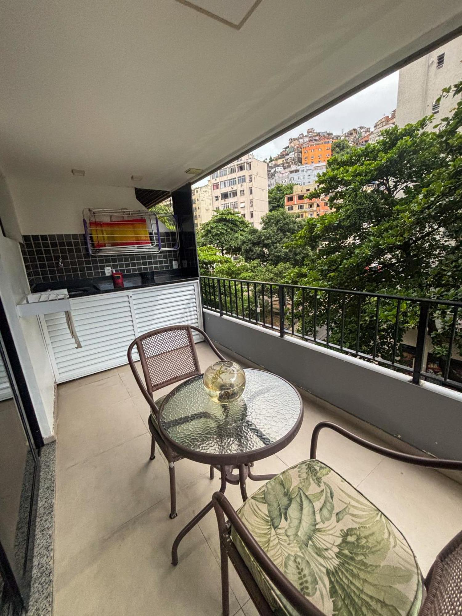 Apartamento Perto Da Com Vaga E Serv De Arrumadeira